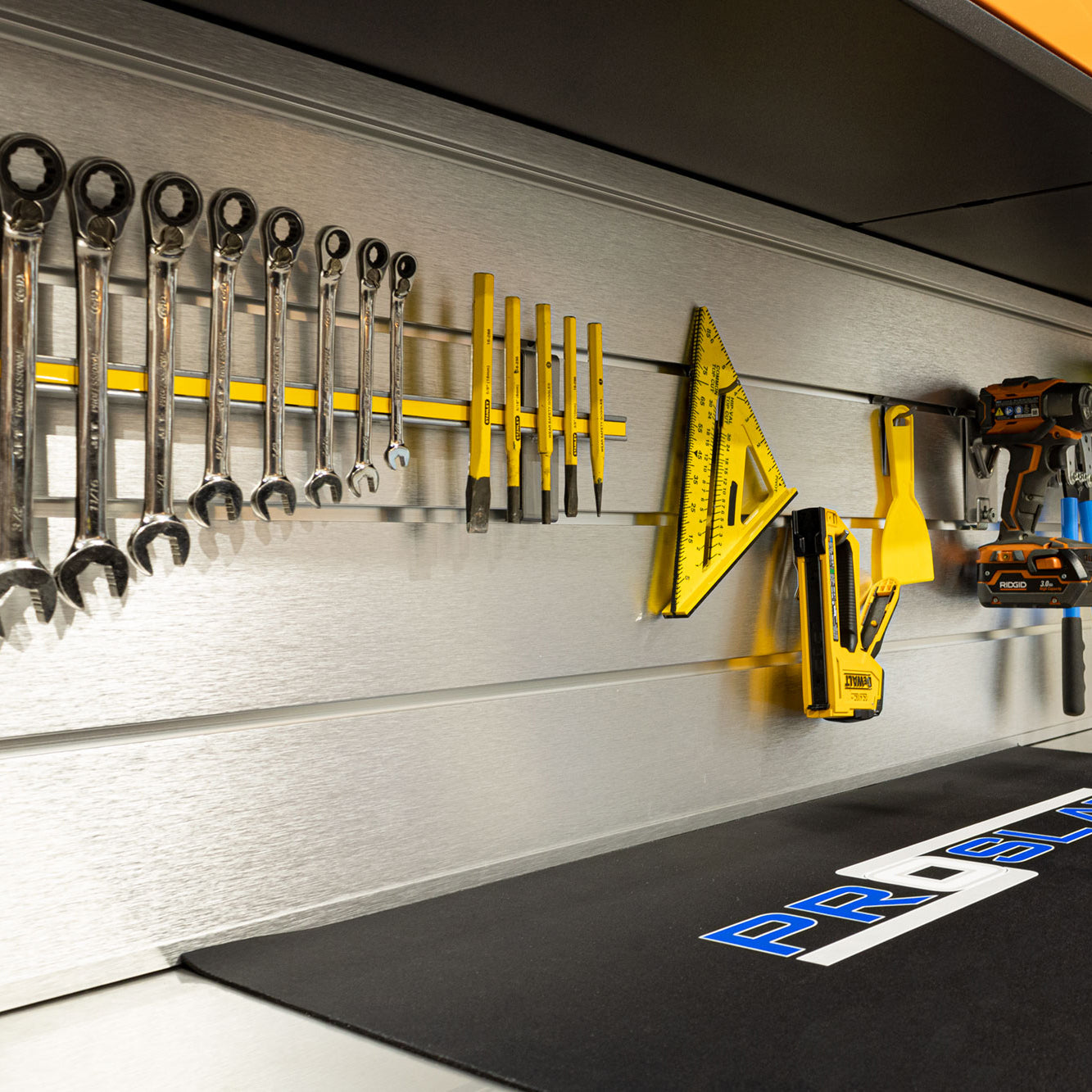 Fusion/LUX 40 inch Aluminum Slatwall Backsplash