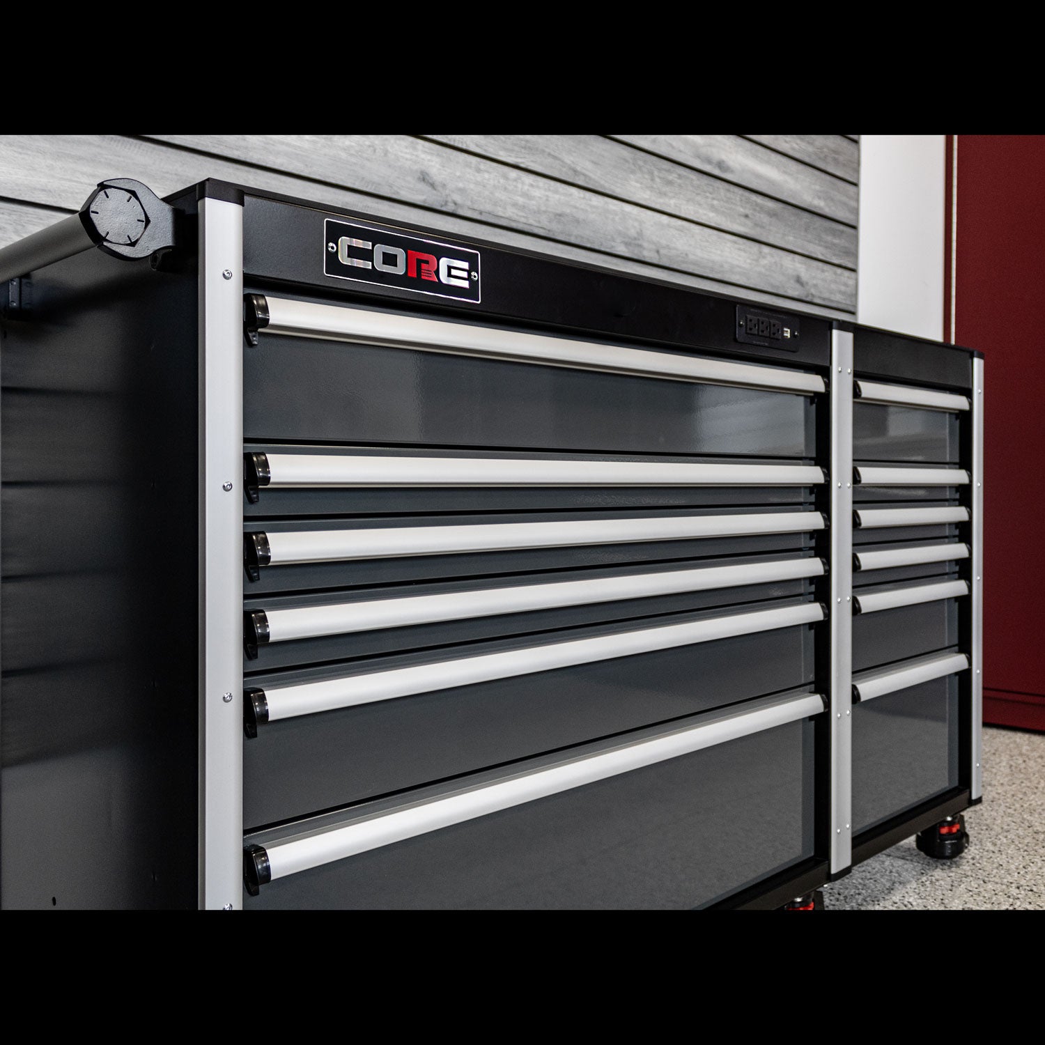 22 Series - 5 Drawers - Silver Handles - Foot Casters